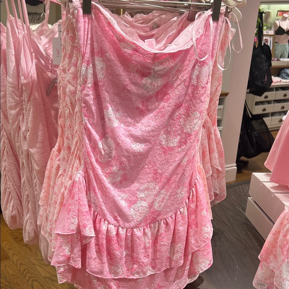 NWT LOVESHACKFANY X VICTORIAS SECRET PINK LACE MINI DRESS🎀